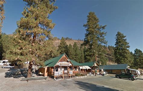 Featherville idaho - The Boise National Forest surrounds Featherville, Idaho, a tiny village about 100 driving miles east of Boise on the South Fork of the Boise River. Seventy campgrounds in the forest offer ...